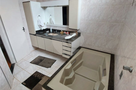 Casa/sobrado para locação no Centro