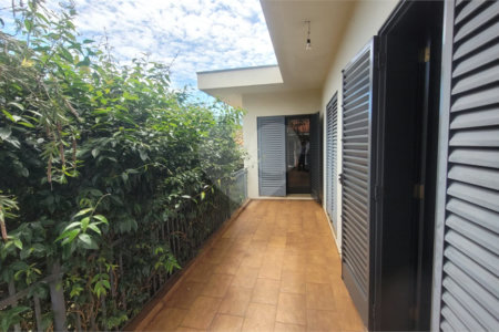 Casa à Venda . Aceita Permuta por Apto. ou Casa ,em Condomínio na Cidade São Paulo ou Bauru.
