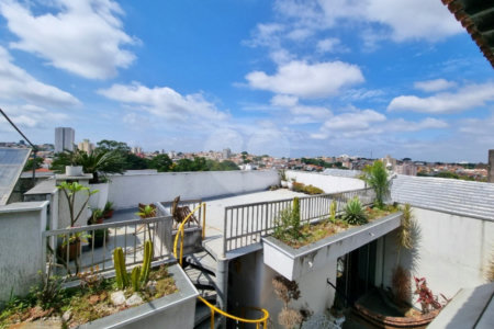 Sobrado com 300m² , 3 dormitórios , sendo 2 suítes , 4 vagas , à venda no Jabaquara.