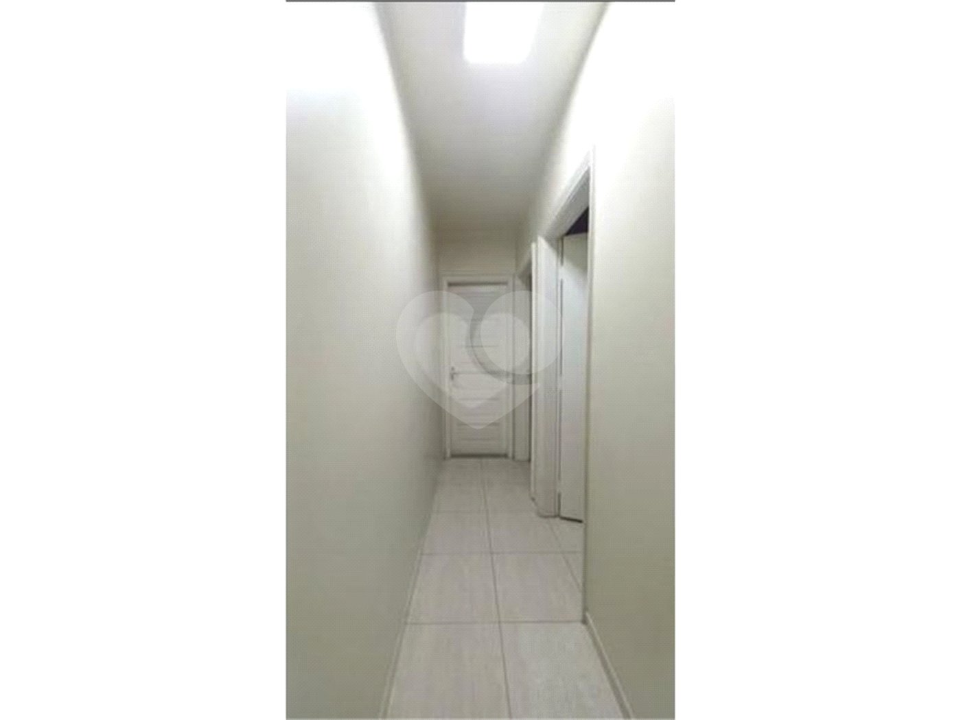 2 quartos e vaga de garagem