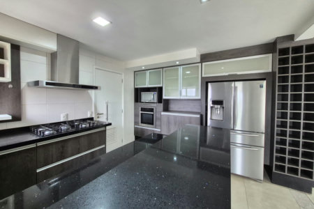 Apartamento à venda ou para alugar, 110m² com 2 quartos, sendo 1 suíte, escritório e  vagas Condomínio Paulistano, São Paulo - SP
