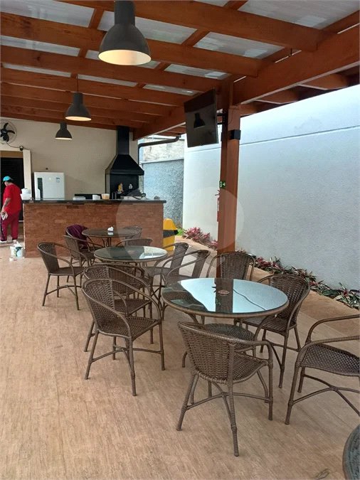 Casa à venda ou para alugar com 3 suítes no condomínio Quinta das Oliveiras, Valinhos - SP
