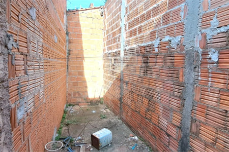 Casa ampla em bairro tranquilo – excelente oportunidade para morar ou investir!