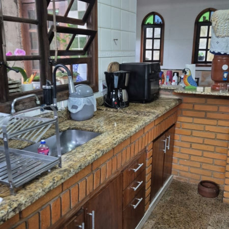 Casa à venda com 5 quartos, sendo 3 suítes, em Real, Praia Grande - SP