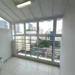 Ótima sala para escritório com 37 m², possui 2 ambientes.