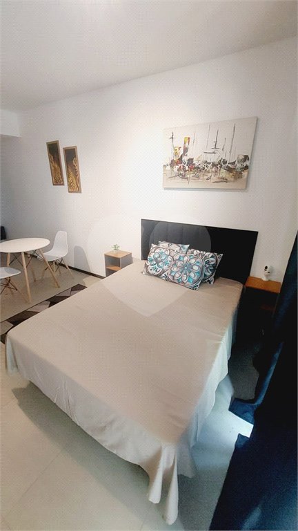 Studio com 27,61 m² a venda na Consolação com sacada