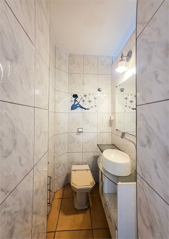Apartamento - Bela Vista - 2 Quartos / Dormitórios - Venda / Compra