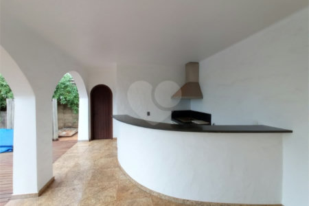 Casa térrea no Condomínio Faber I.
