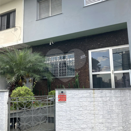 Casa com 4 dormitórios na Saúde.