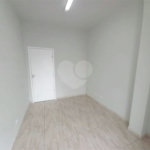 Ótima sala para escritório com 37 m², possui 2 ambientes.