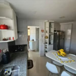 Linda casa em condomínio fechado – conforto, espaço e sofisticação!