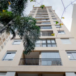 **Apartamento reformado em Higienópolis | 75 m² | 2 dormitórios | 2 banheiros | 1 vaga**