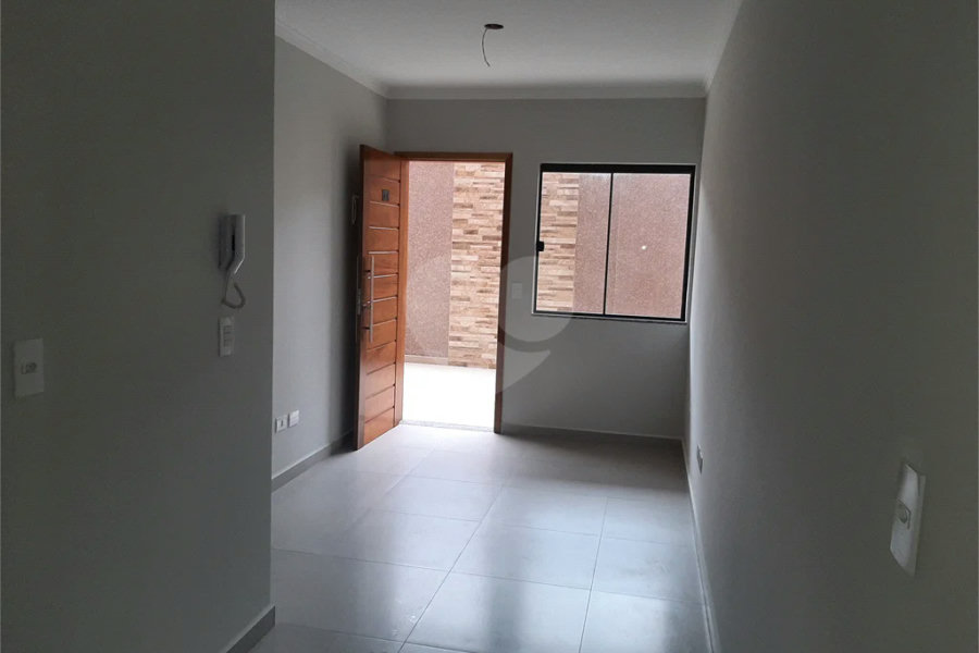 Apartamento com 37m2, 2 quartos, banheiro, sala, cozinha, quintal, SEM vaga de garagem