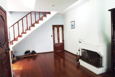 Casa de 318m2 com 2 suítes e 3 vagas à venda na Bela Vista