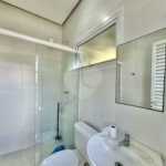Casa em condomínio Impecável, 4 dorms / 2 suítes, varanda gourmet, piscina, 3 lareiras
