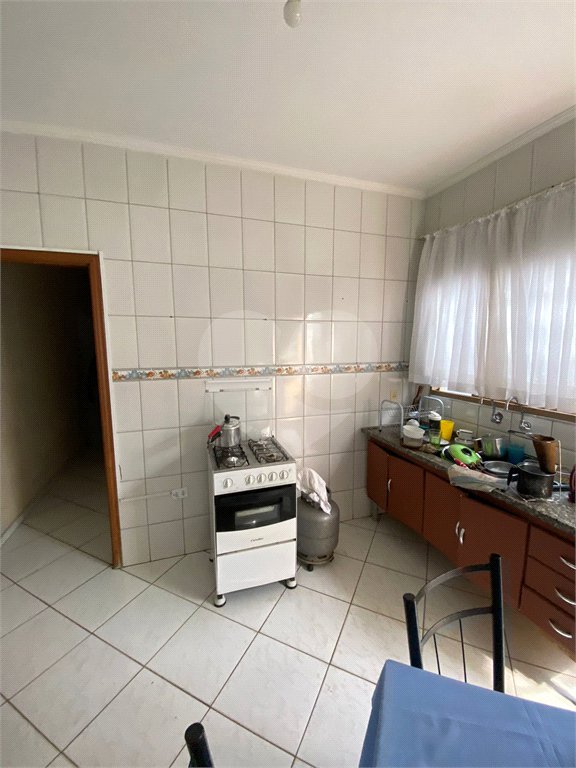 Casa Térrea com 2 dormitórios.