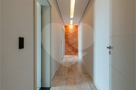 Casa à venda com 4 suítes no condomínio Vale da Santa Fé, Vinhedo - SP