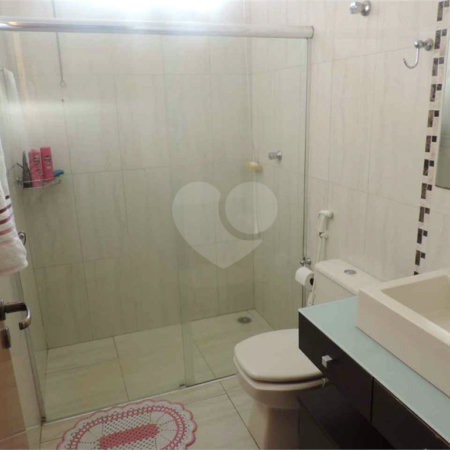 Casa Térrea com 2 dormitórios, sendo 1 suíte.