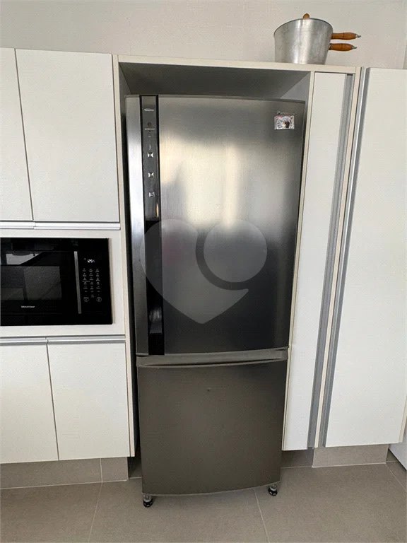 Apartamento 193m² locação no Paraíso, 3 suites, escritório, varanda, reformado, mobiliado, 4 vagas