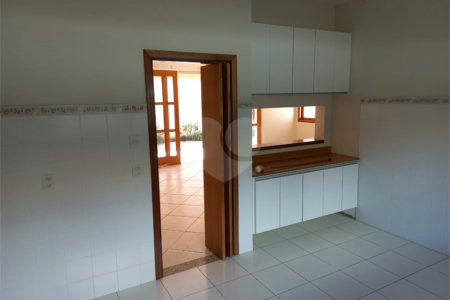 Casa Térrea no Condomínio Damha I,