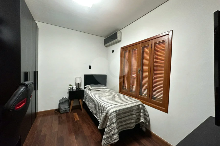 Casa à venda e locação no Condomínio Monte Alegre com 04 suítes.