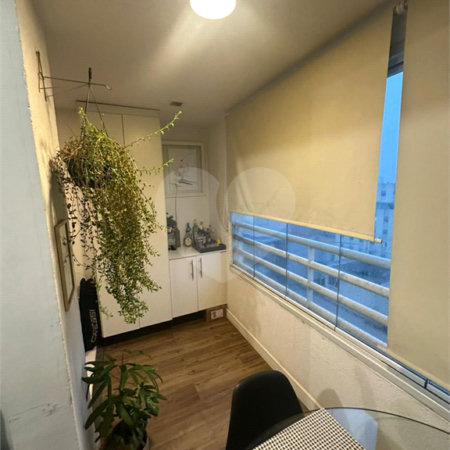 Apartamento à venda Bela Vista, 38m², andar alto, 1 dormitório, 1 vaga, lazer, porteira fechada