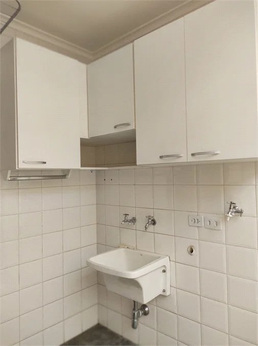 Sobrado à venda com 3 quartos, sendo 1 suíte,  em Parque Ipê, São Paulo, SP