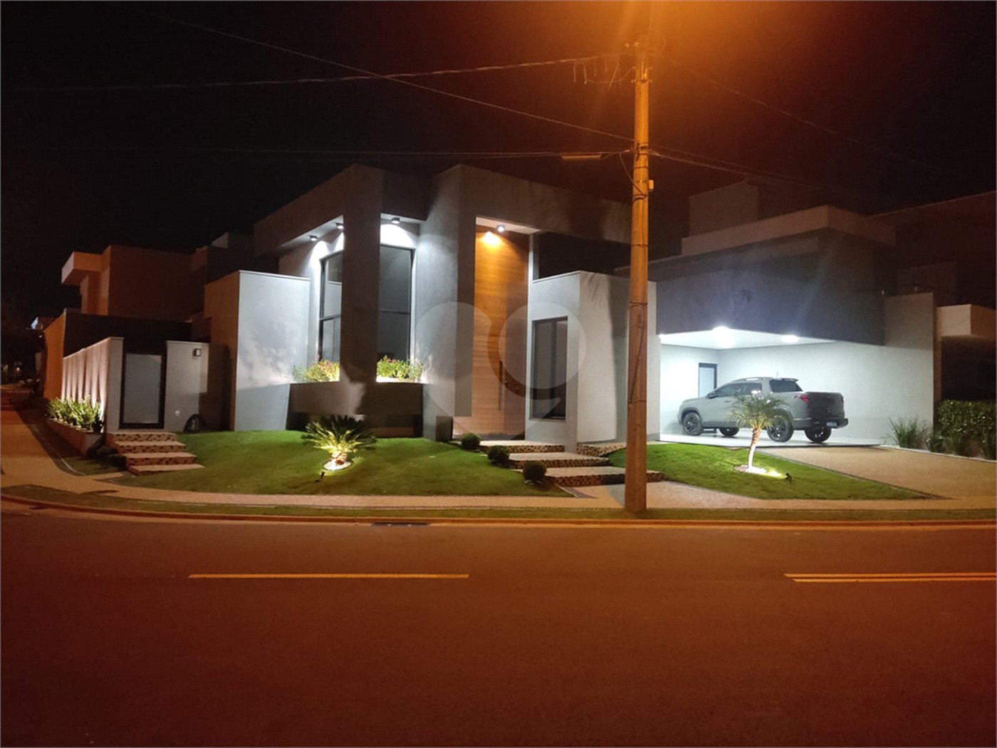Casa para venda no condomínio de alto padrão Damha III,