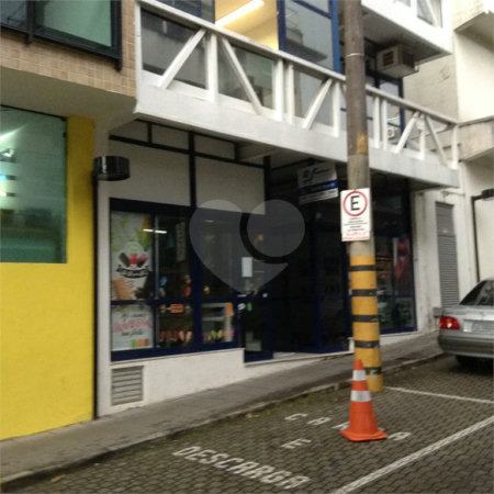 Edifício de 4 pavimentos à venda no Condomínio Centro Comercial Alphaville