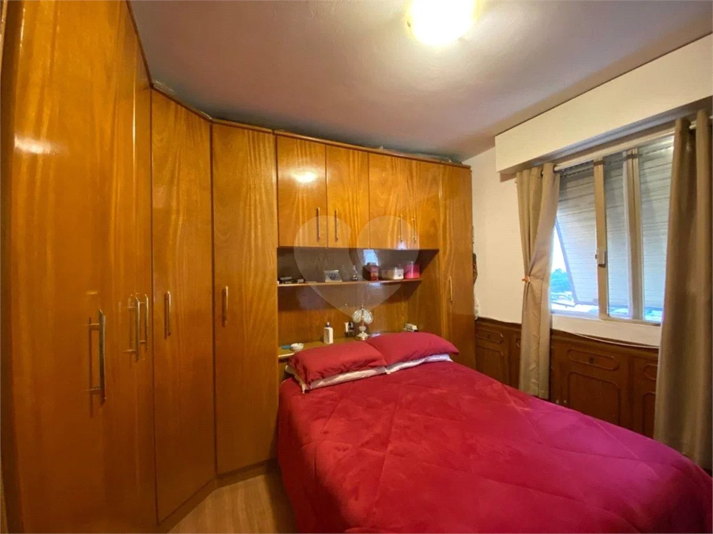 Apartamento de 03 Dormitórios com uma Vaga.