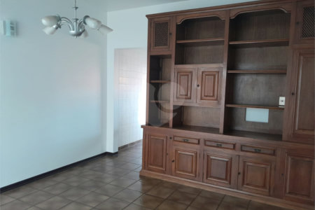 Linda casa para venda / Locação em bairro nobre