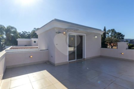 Casa à venda com 4 quartos, sendo 2 suítes, no condomínio Stephanie, São Paulo - SP