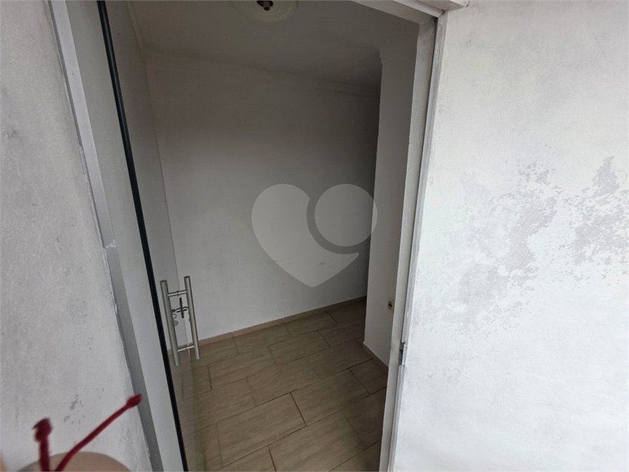 Casa térrea à venda no Douradinho com 2 quartos e edícula com mais dois quartos e 2 banheiros.
