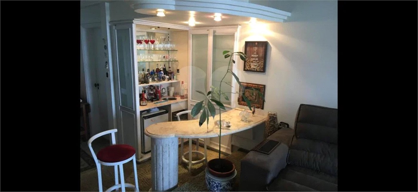 Lindo apartamento em ótima localização na Mooca!