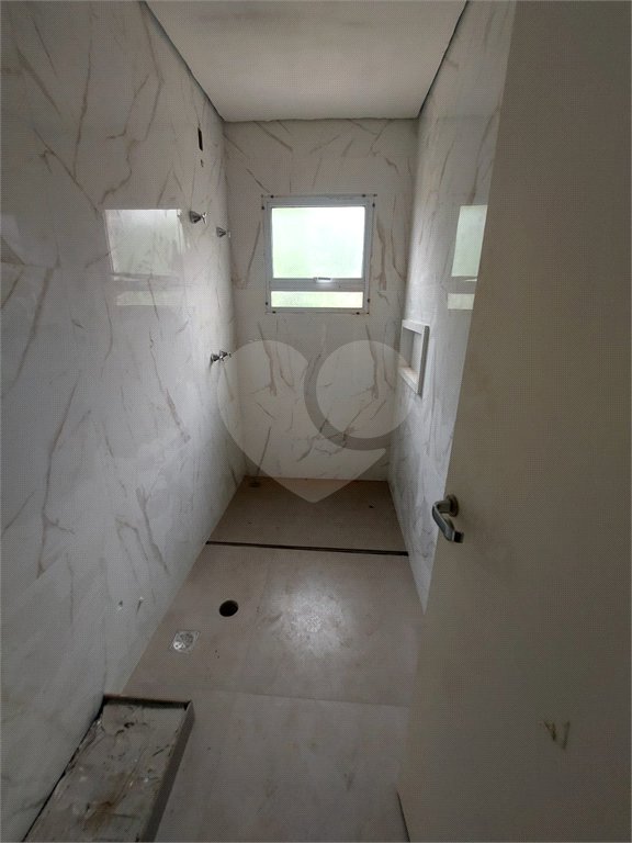Sobrado à venda com 3 quartos, sendo 1 suíte, em Vila Omízollo, Louveira, SP
