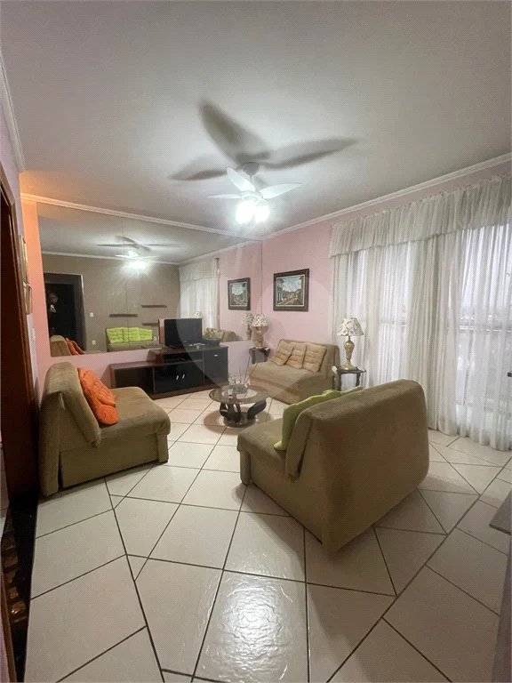 Salto- Sp - Locação - apto com 75 ms - mobiliado -Edificio Vivendas da Vila II - sexto andar - Apto mobiliado - 2 dorms, sala 2 ambiente, cozinha planejada, lavanderia, banheiro social, sacada, 01 vaga de garagem coberta - Aluguel - R$ 1.600,00 mais condominio - R$ 1.050.00 - iptu - R$ 100,00