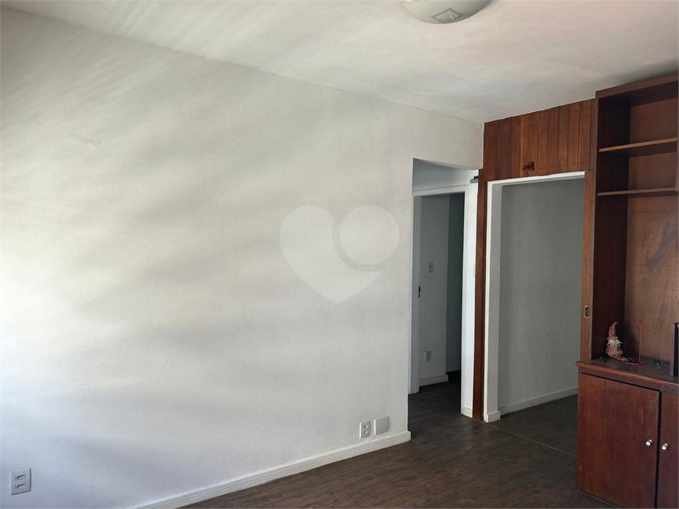 Onde o sossego encontra a praticidade: Seu novo refúgio no Planalto Paulista!Andar alto,vista privilegiada, 2 dormitorios,1 sala,cozinha e banheiro,SEM VAGA.