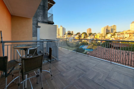 Sobrado com 425 m², 3 suítes e 4 vagas de garagem, à venda no bairro Santa Maria em São Caetano do Sul