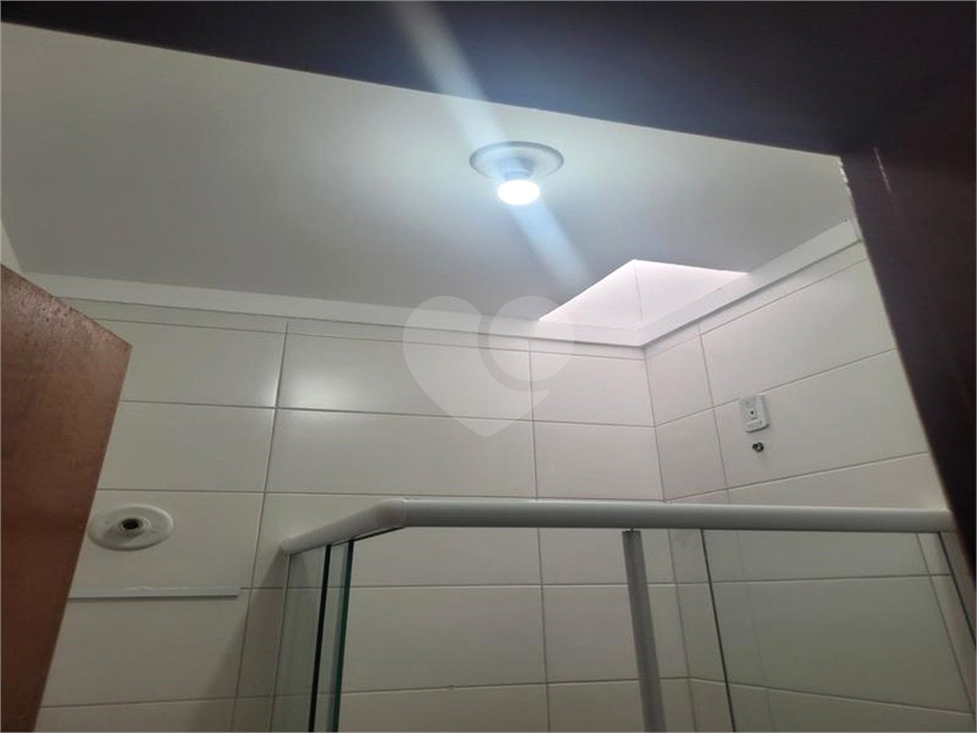 Indaiatuba - Sobrado para venda e Locação - Jardim Nely em Indaiatuba - R$ 425.000,00 - aceita parte em permuta - Bairro tranquilo com fácil acesso a rodovias, Shopping Polo Parque Mall - Assai, Polo shopping - Com duas suítes sendo uma com sacada, , lavabo. área de serviço , 2 vagas, portão ele