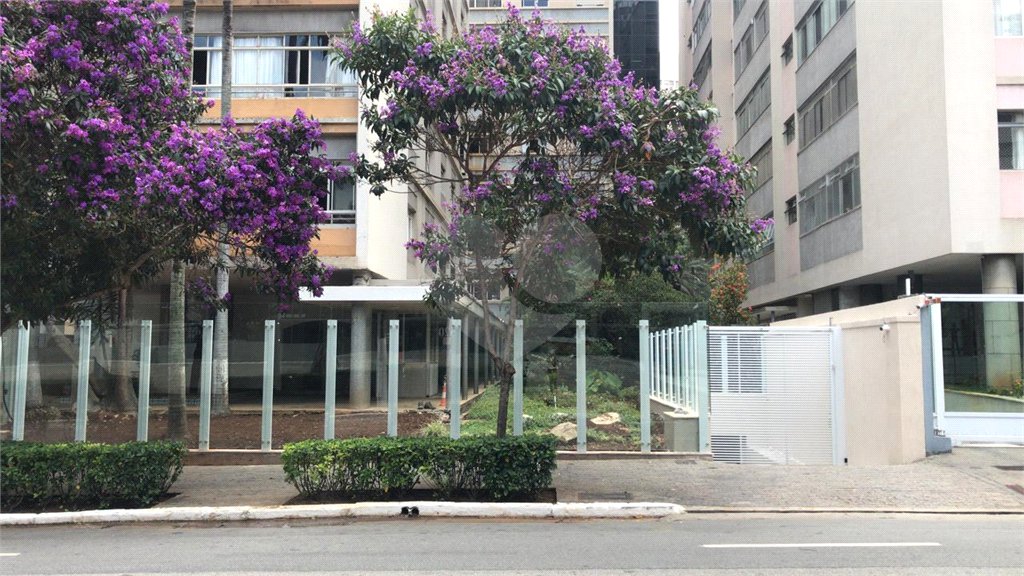 Apartamento à venda no bairro Bela Vista.