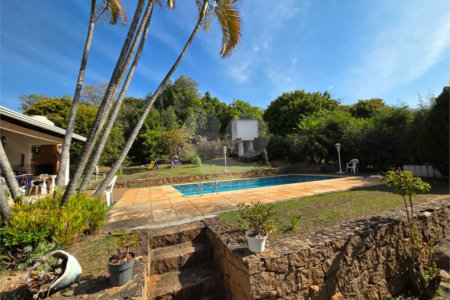 Casa com 3 dormitórios e piscina no Condomínio Cafezal VI em Itupeva SP