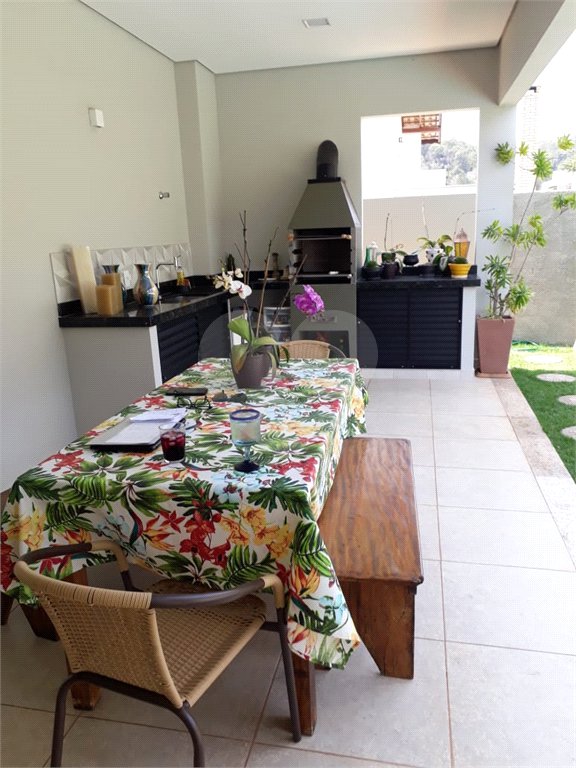 Casa térrea no Condomínio Reserva dos Vinhedos - Louveira / SP.