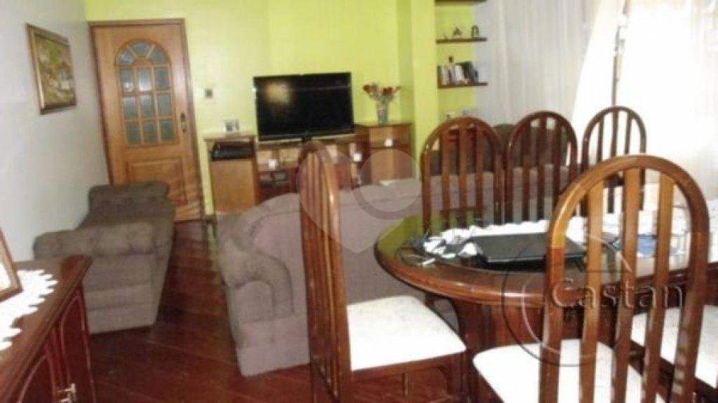 Casa térrea com salas comerciais em anexo à venda na região da Moóca