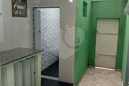 Sobrado à venda com 212 m², 2 quartos (suítes), 3 banheiros e 2 vagas de garagem, em São Caetano do Sul
