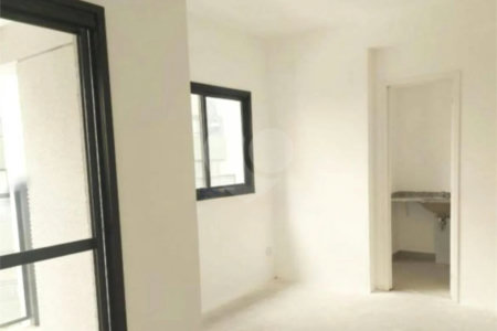 Sala Comercial à Venda 31 m2 Região Saúde Chácara Inglesa