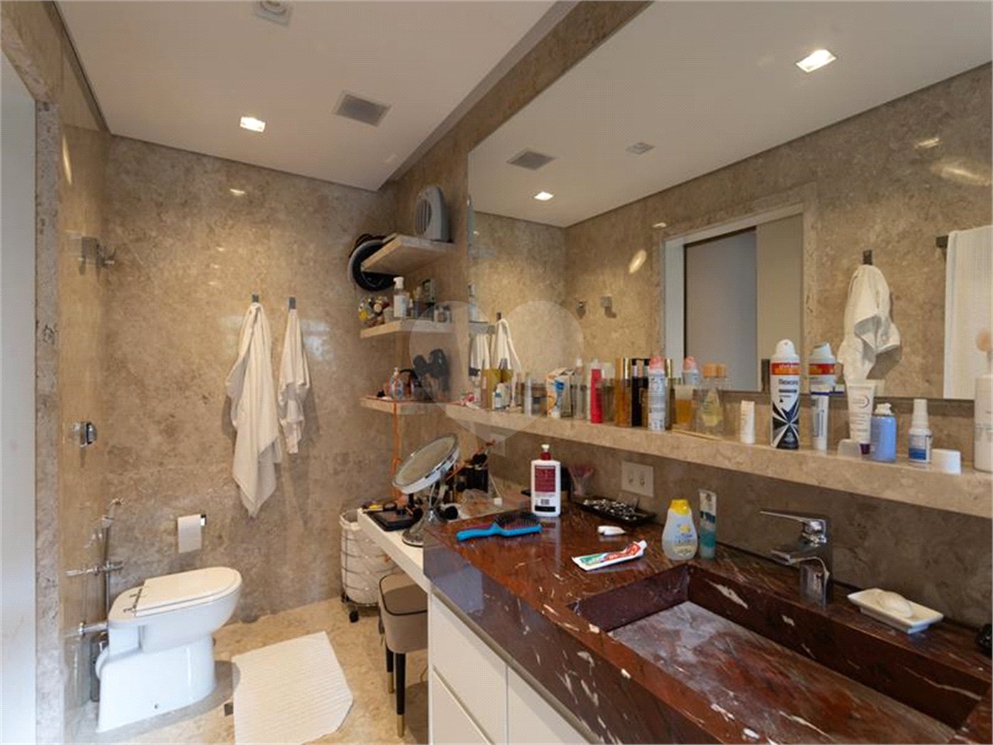Apartamento a venda nos Jardins 262 m2, 3 suites e 3 vagas