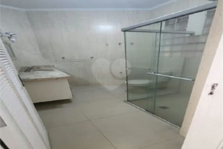Apartamento à venda no bairro Barra Funda.