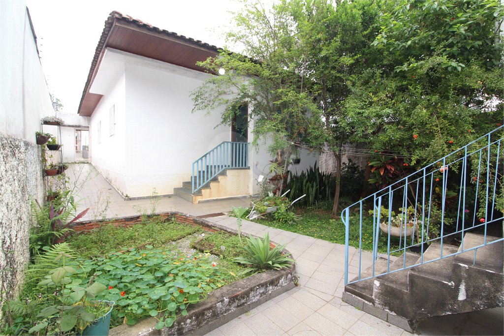Casa a venda no bosque da saúde, com 3 dormitórios com 3 vagas de garagem.
