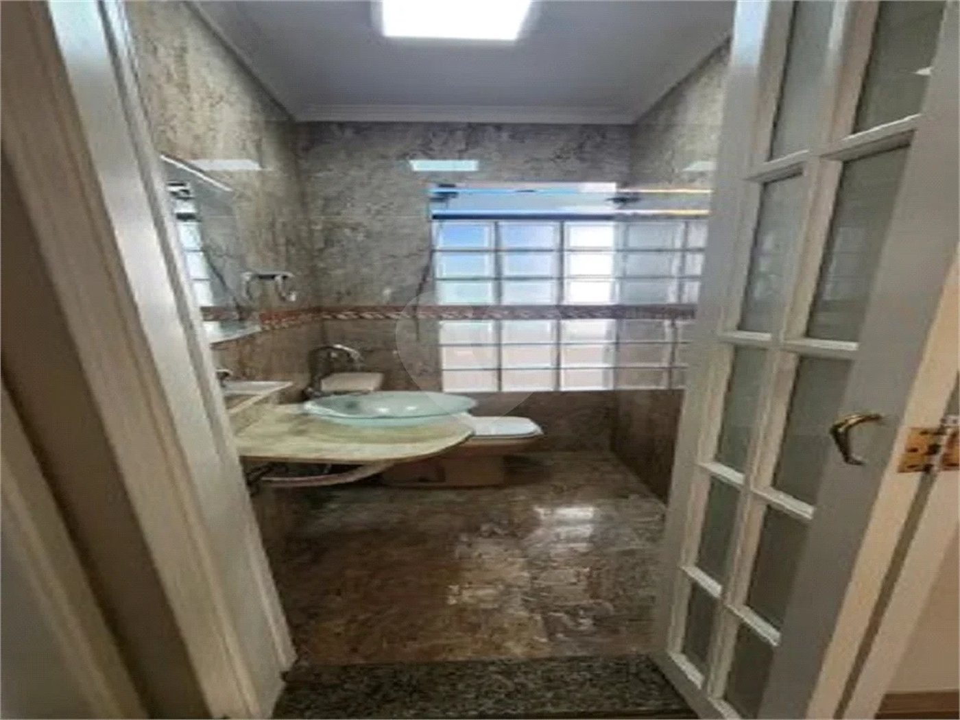 Apartamento à venda no bairro Barra Funda.