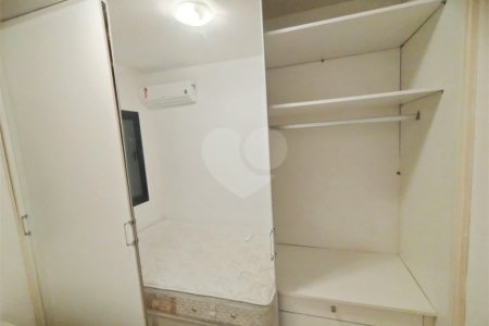 Apartamento mobiliado em Moema, - 1 quarto, sala e cozinha - 1 vaga